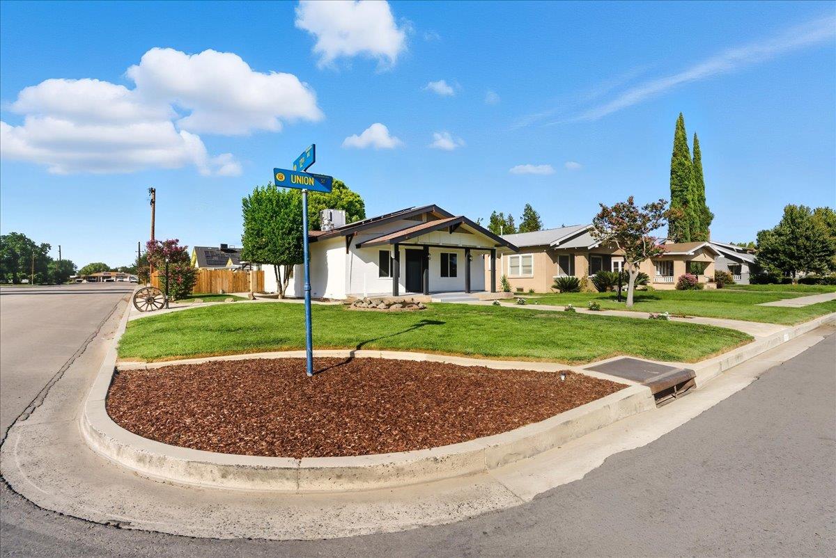 1201 Union St, Kingsburg, CA 93631