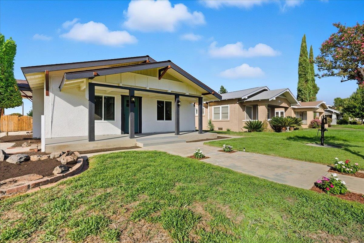 1201 Union St, Kingsburg, CA 93631