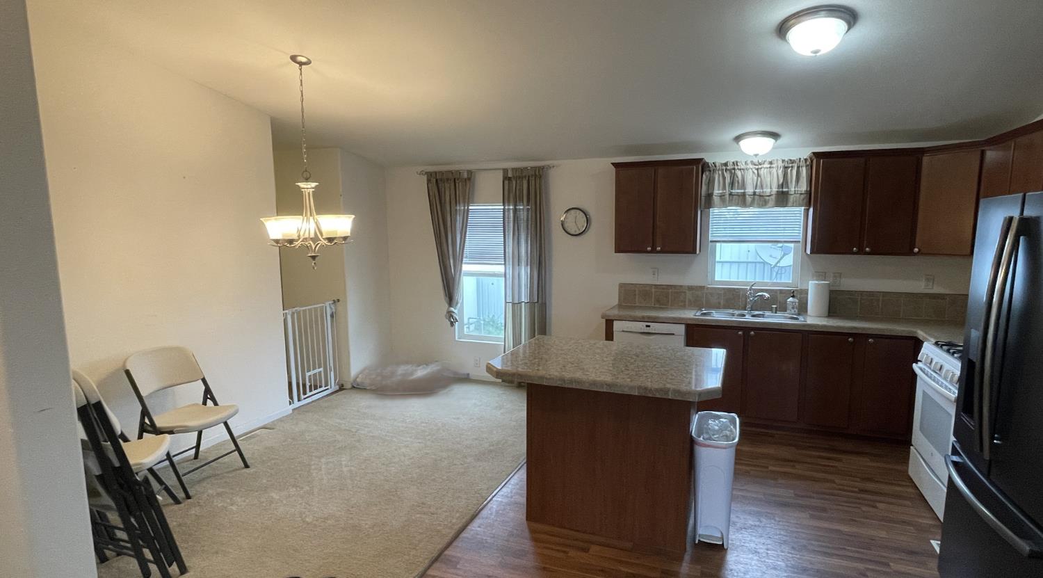 13945 S Academy Ave, Kingsburg, CA 93631