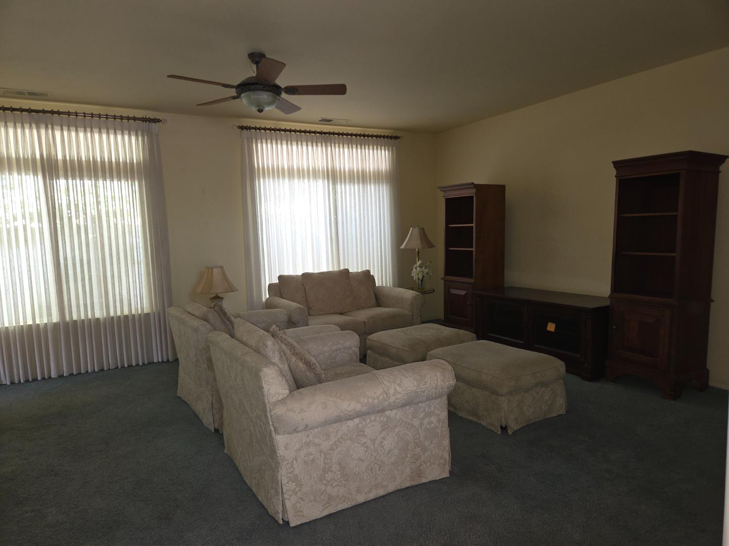 2300 Sierra St #122, Kingsburg, CA 93631