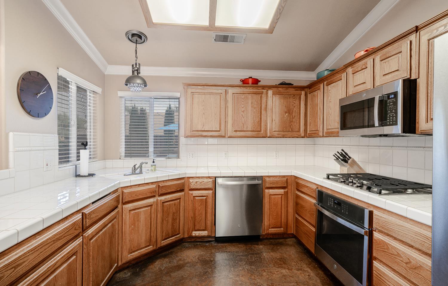 2232 Howard St, Kingsburg, CA 93631