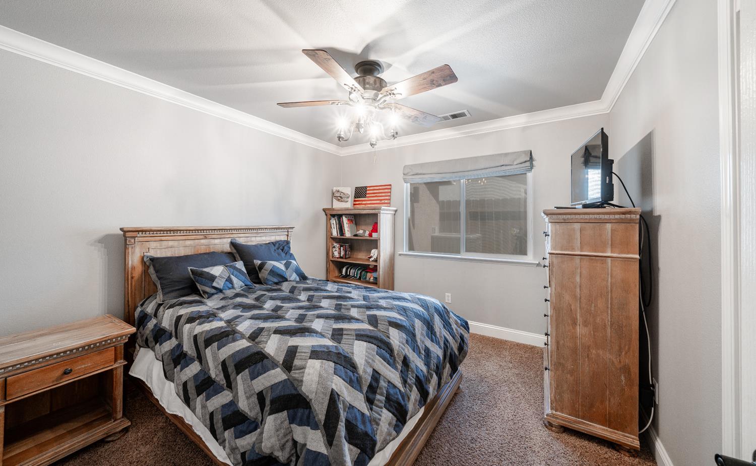 2232 Howard St, Kingsburg, CA 93631