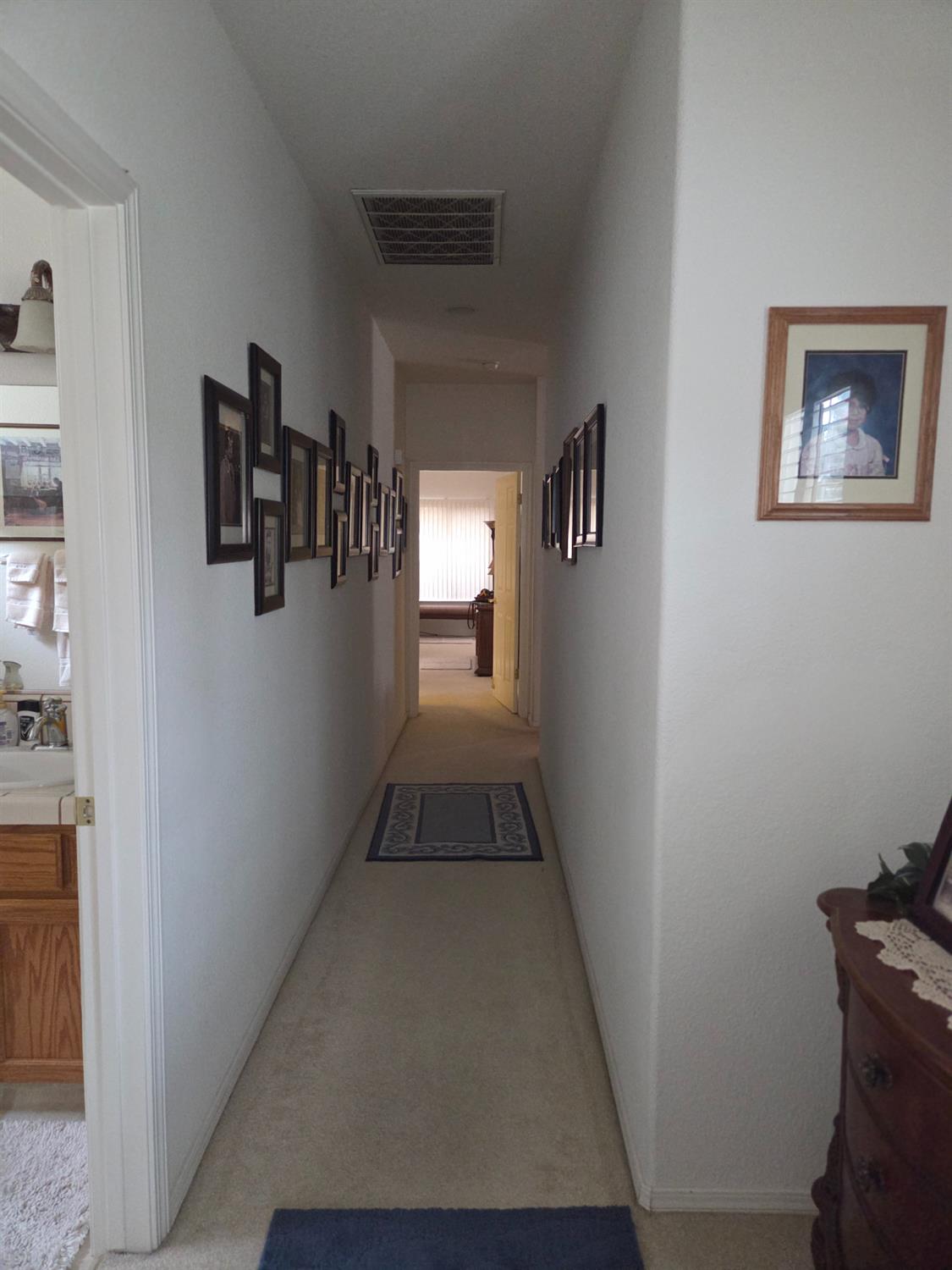 2300 Sierra St #103, Kingsburg, CA 93631