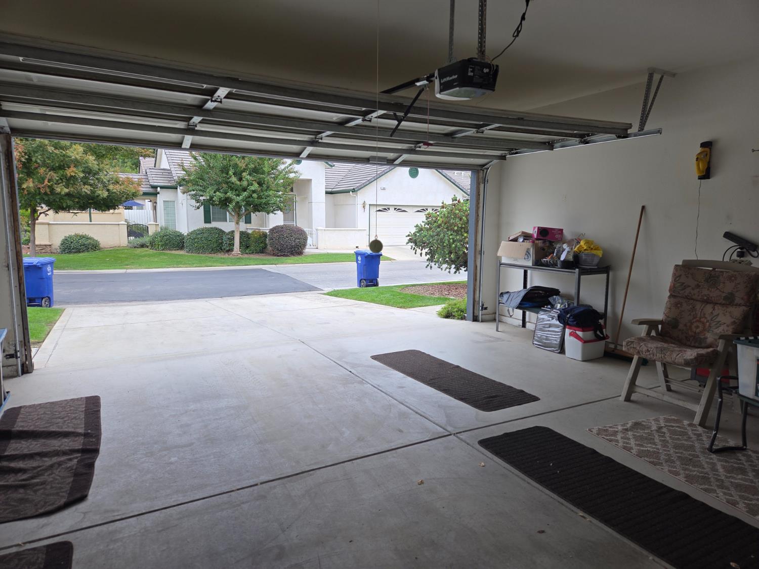 2300 Sierra St #103, Kingsburg, CA 93631