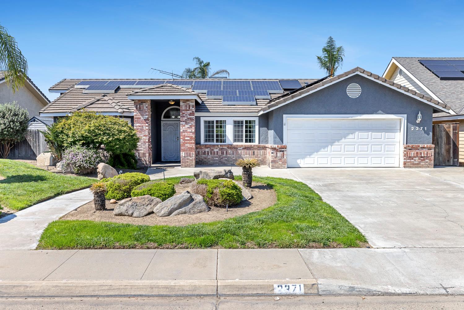 2371 Sophia Ln, Kingsburg, CA 93631