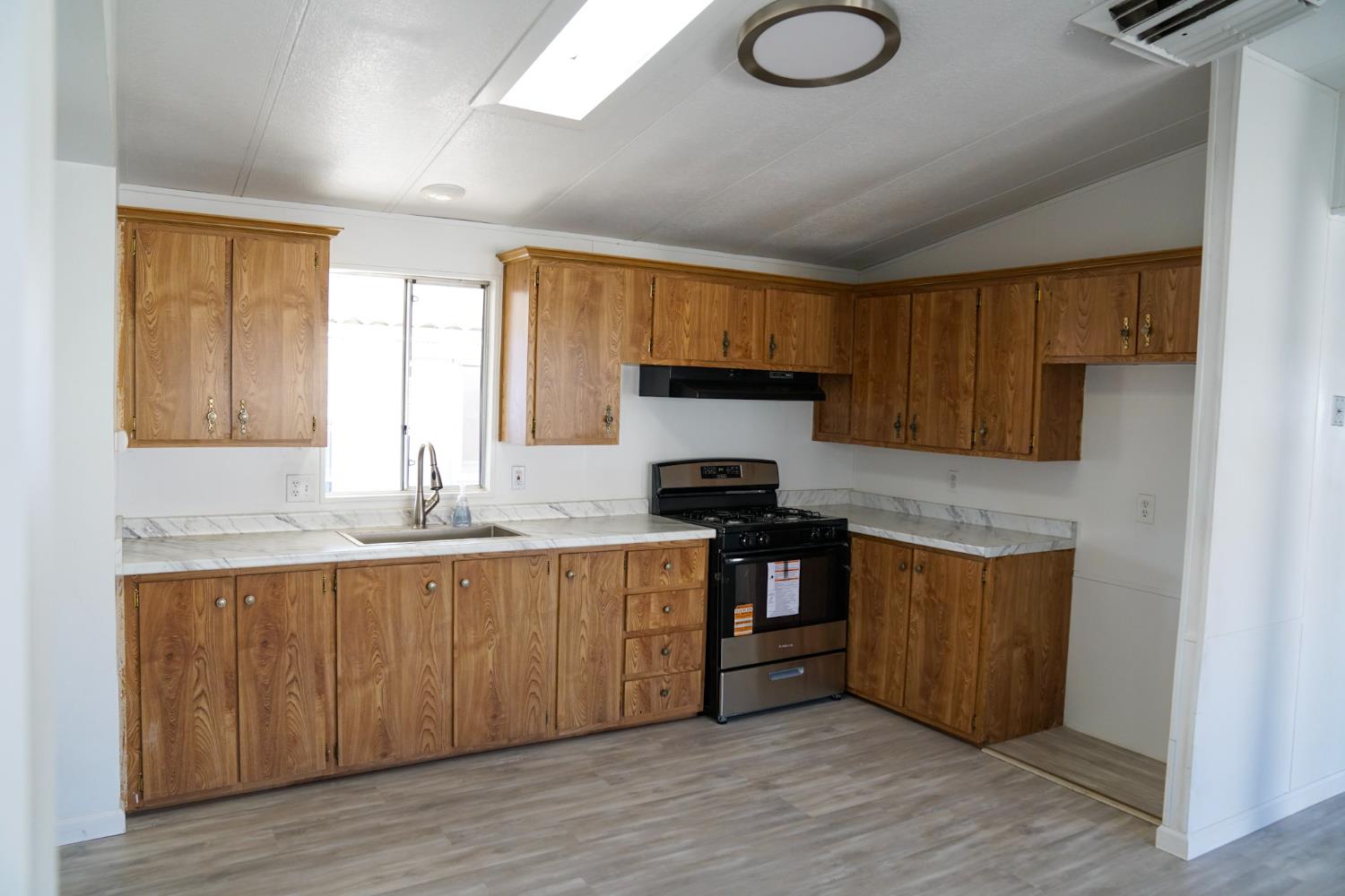 1551 6Th Avenue Dr #161, Kingsburg, CA 93631