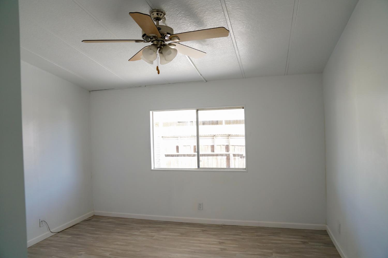 1551 6Th Avenue Dr #161, Kingsburg, CA 93631