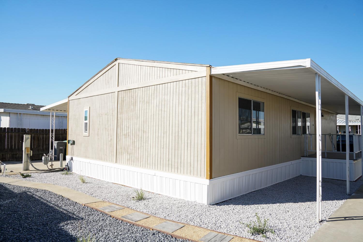 1551 6Th Avenue Dr #161, Kingsburg, CA 93631