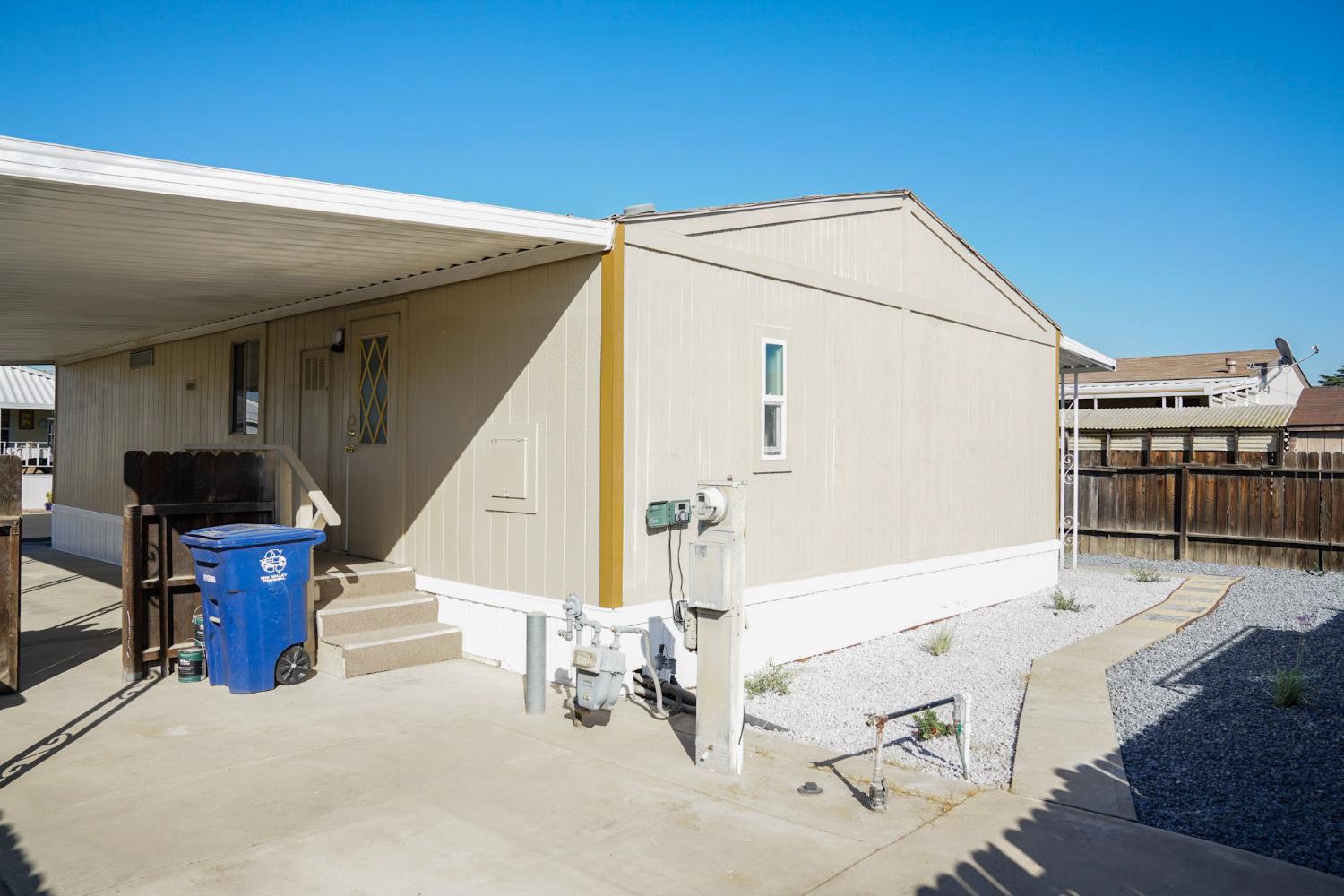 1551 6Th Avenue Dr #161, Kingsburg, CA 93631