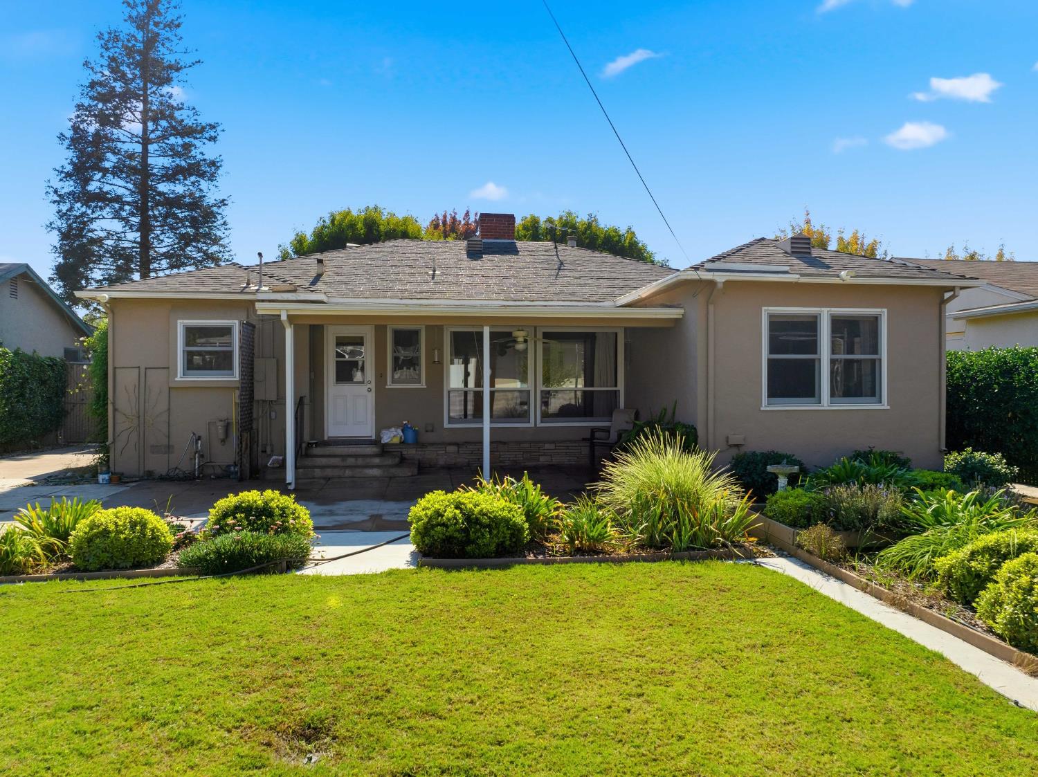 1673 Union, Kingsburg, CA 93631