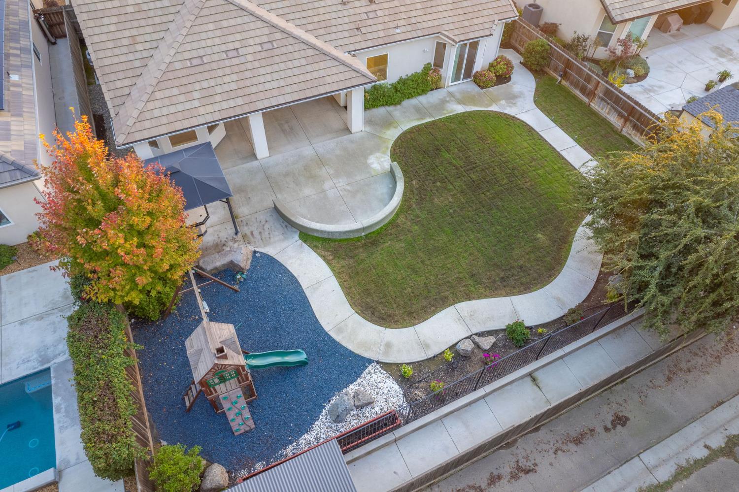 2115 Sophia Ln, Kingsburg, CA 93631