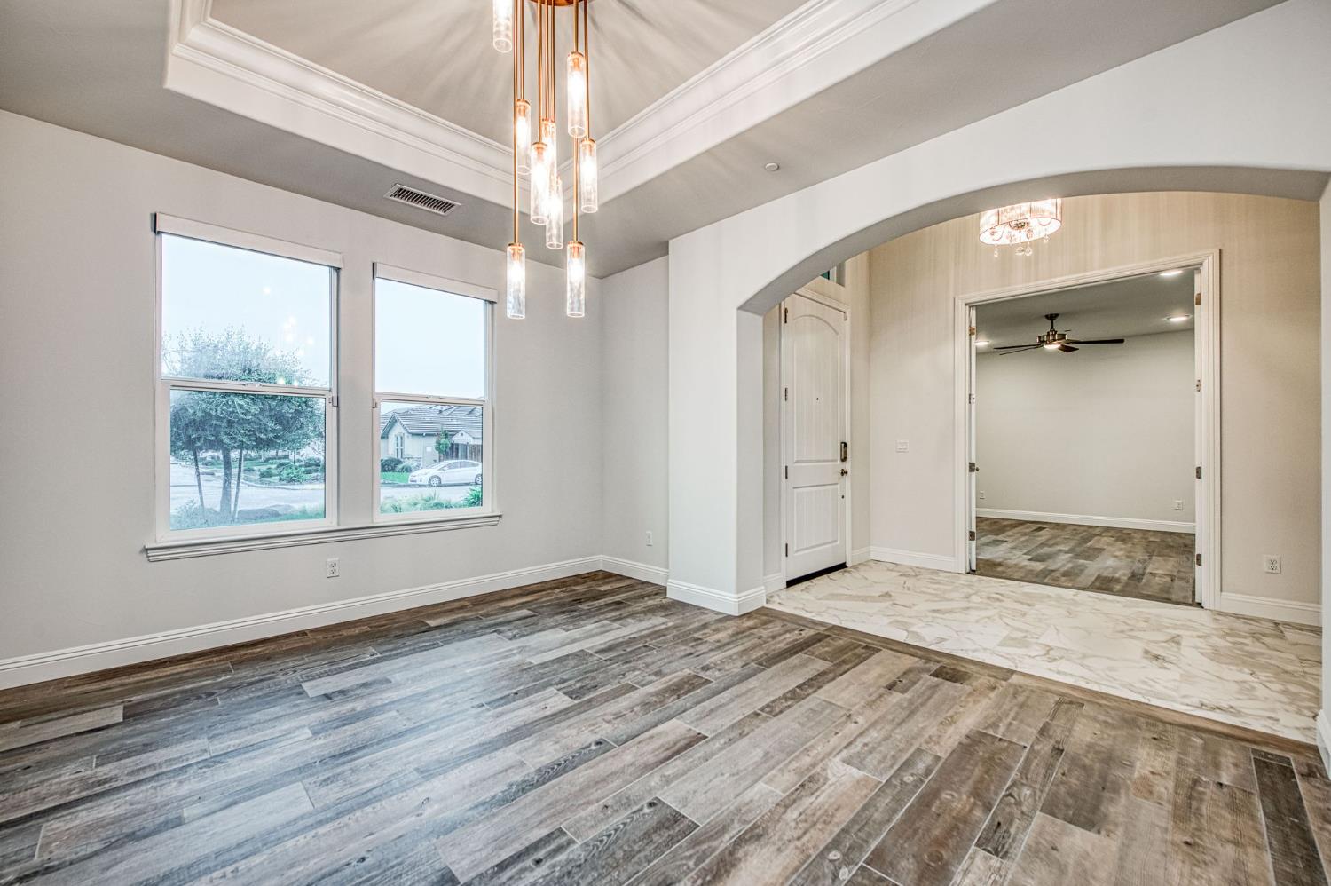 2115 Sophia Ln, Kingsburg, CA 93631