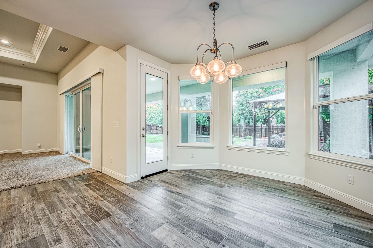 2115 Sophia Ln, Kingsburg, CA 93631