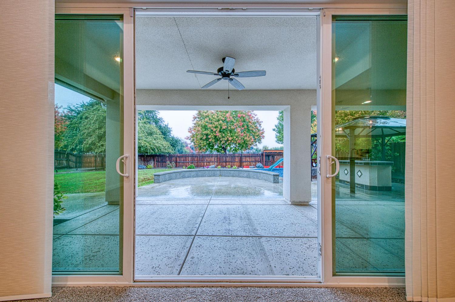 2115 Sophia Ln, Kingsburg, CA 93631