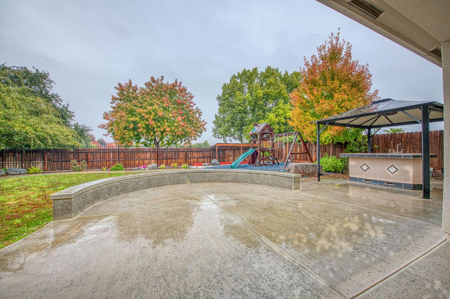 2115 Sophia Ln, Kingsburg, CA 93631