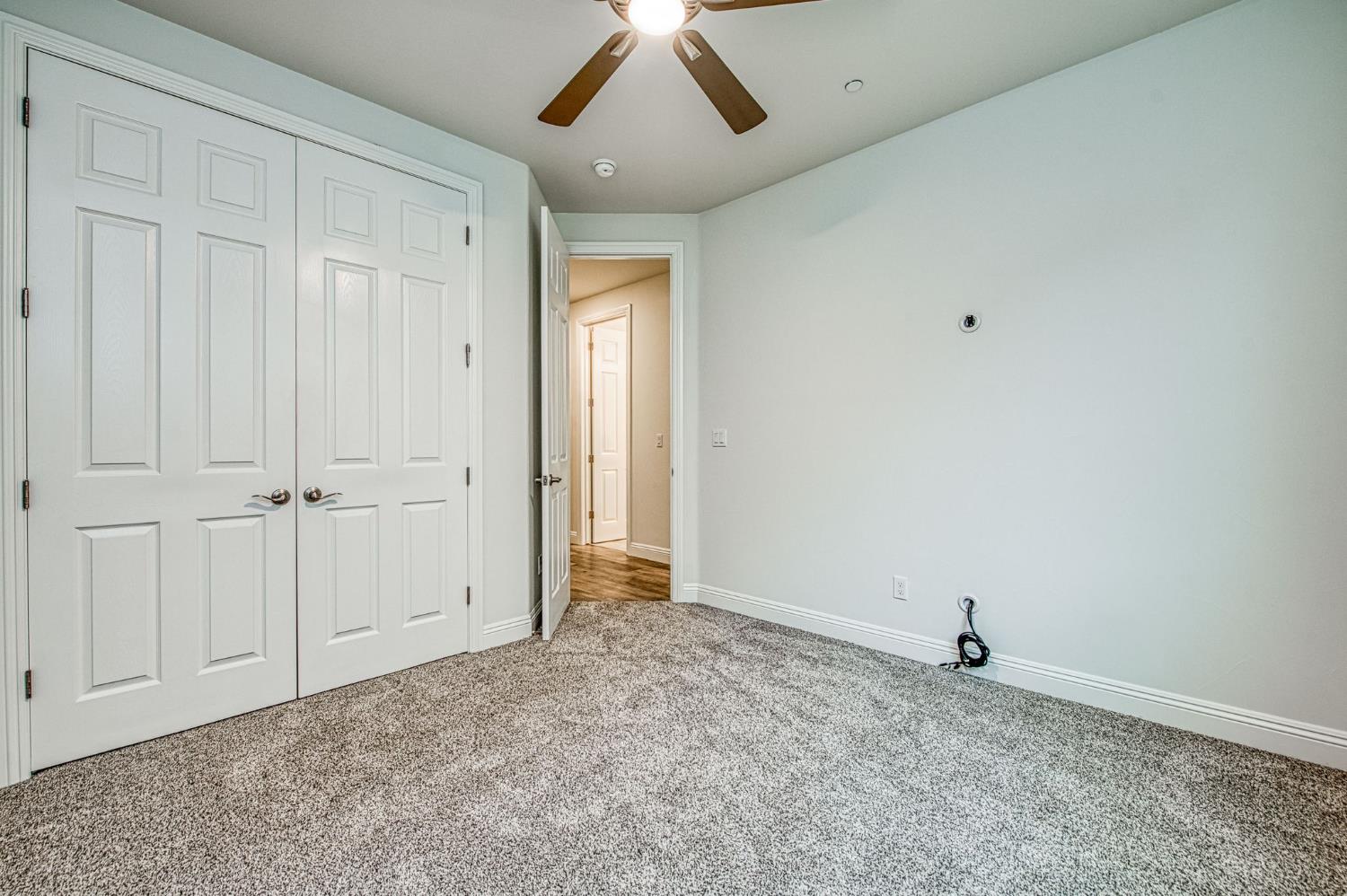 2115 Sophia Ln, Kingsburg, CA 93631