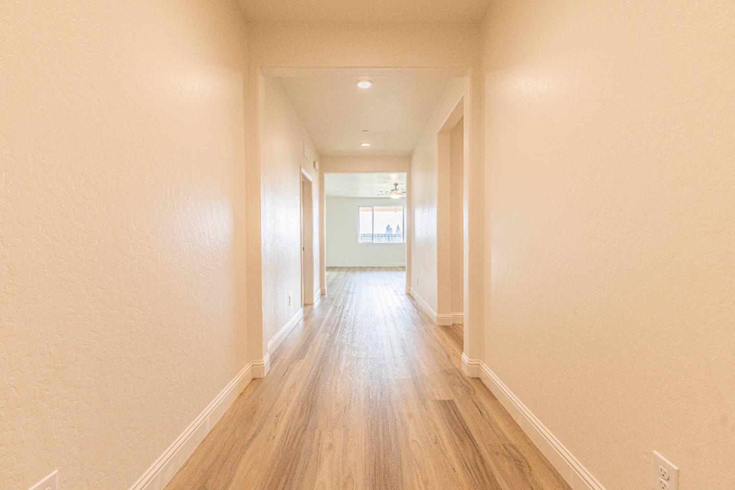 782 Skansen St, Kingsburg, CA 93631