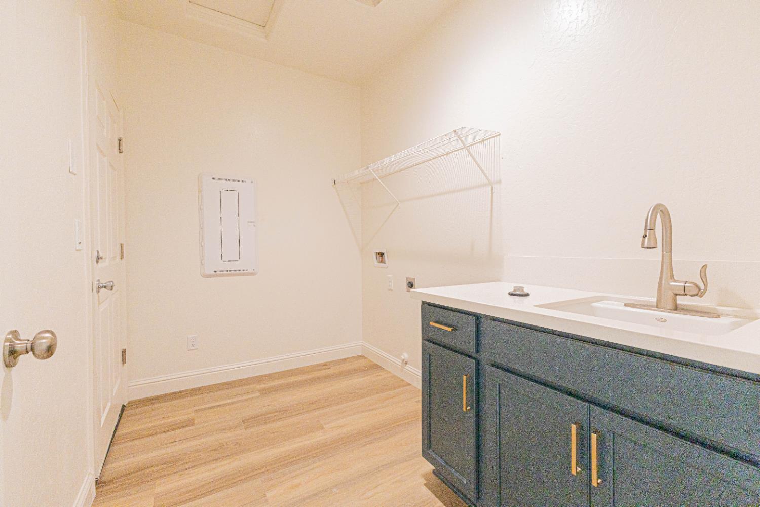 782 Skansen St, Kingsburg, CA 93631