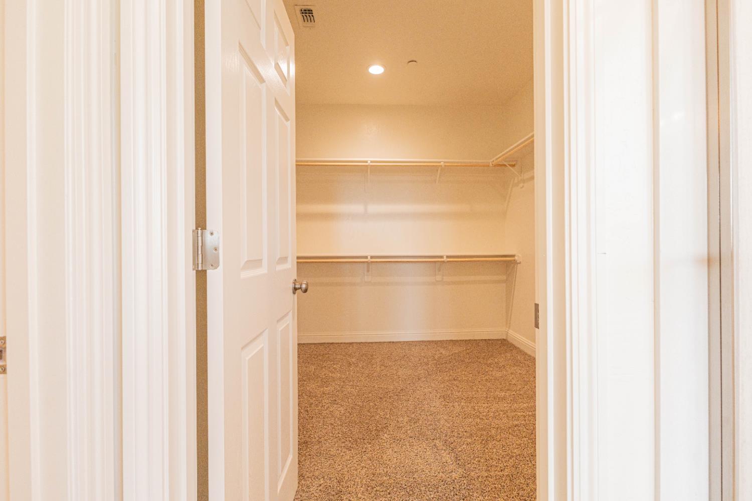 782 Skansen St, Kingsburg, CA 93631