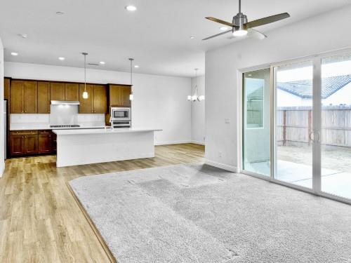 2935 21st Ave, Kingsburg, CA 93631