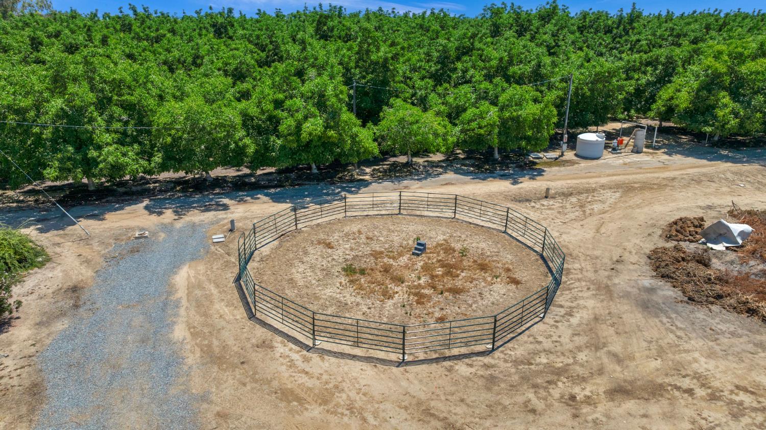 13715 E Nebraska, Kingsburg, CA 93631