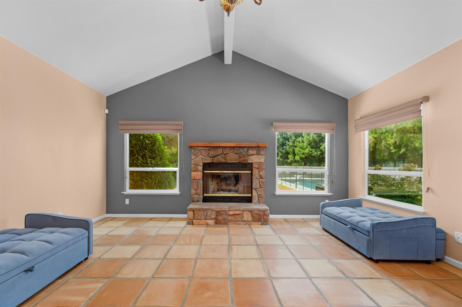 13715 E Nebraska, Kingsburg, CA 93631