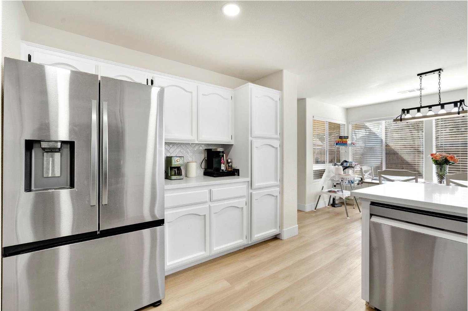 466 W Meadow Ln, Kingsburg, CA 93631