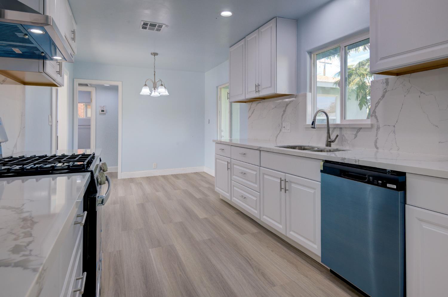 1217 Mehlert St, Kingsburg, CA 93631