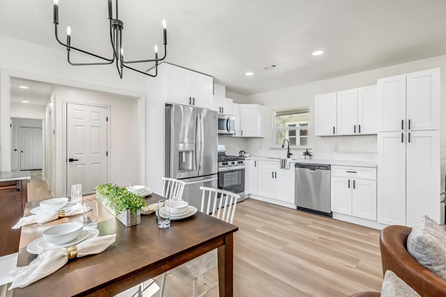 1575 19Th Ave, Kingsburg, CA 93631