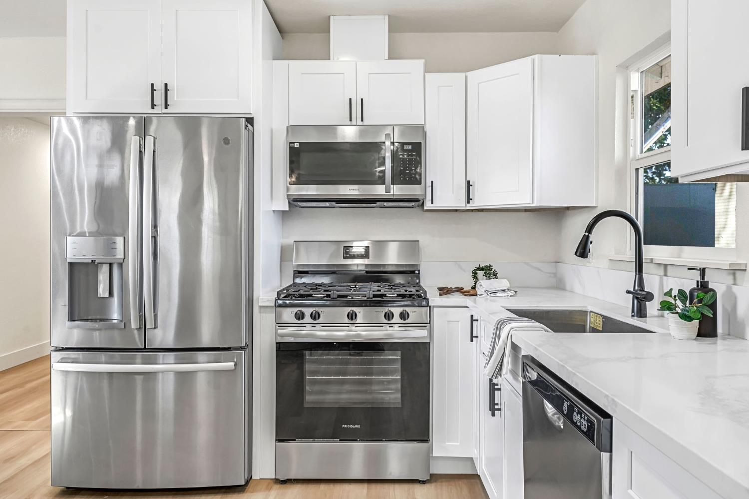 1575 19Th Ave, Kingsburg, CA 93631