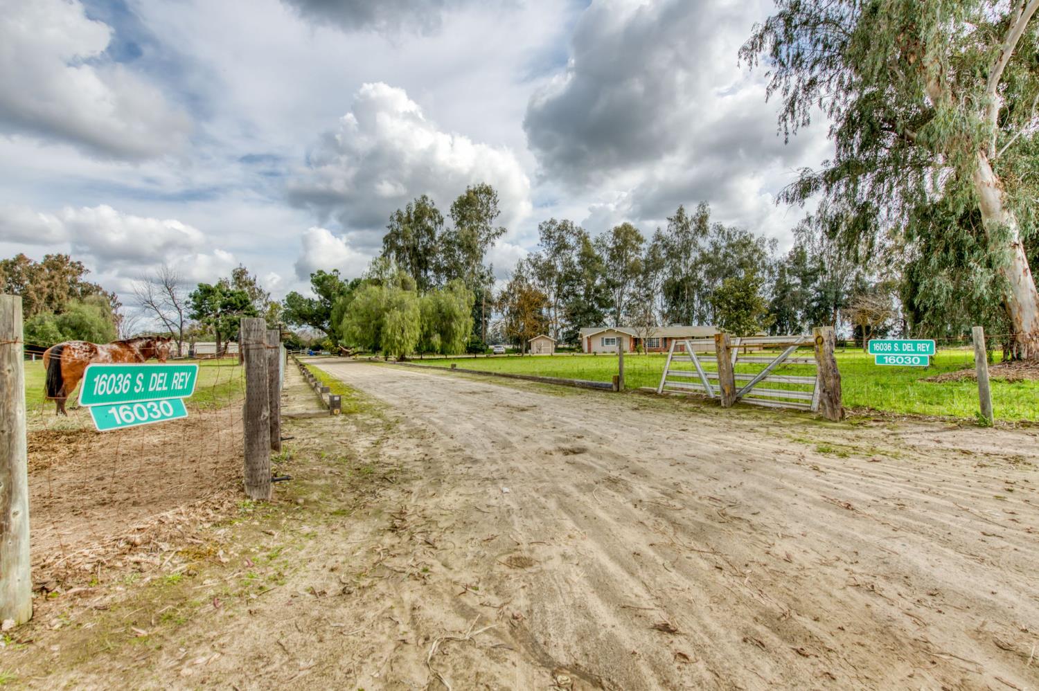 16036 S Del Rey Ave, Kingsburg, CA 93631