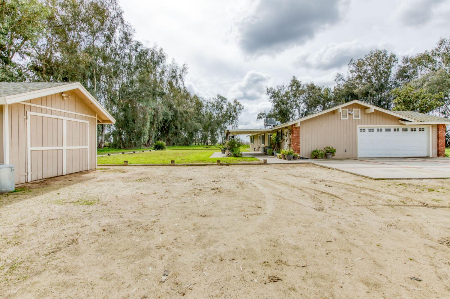 16036 S Del Rey Ave, Kingsburg, CA 93631