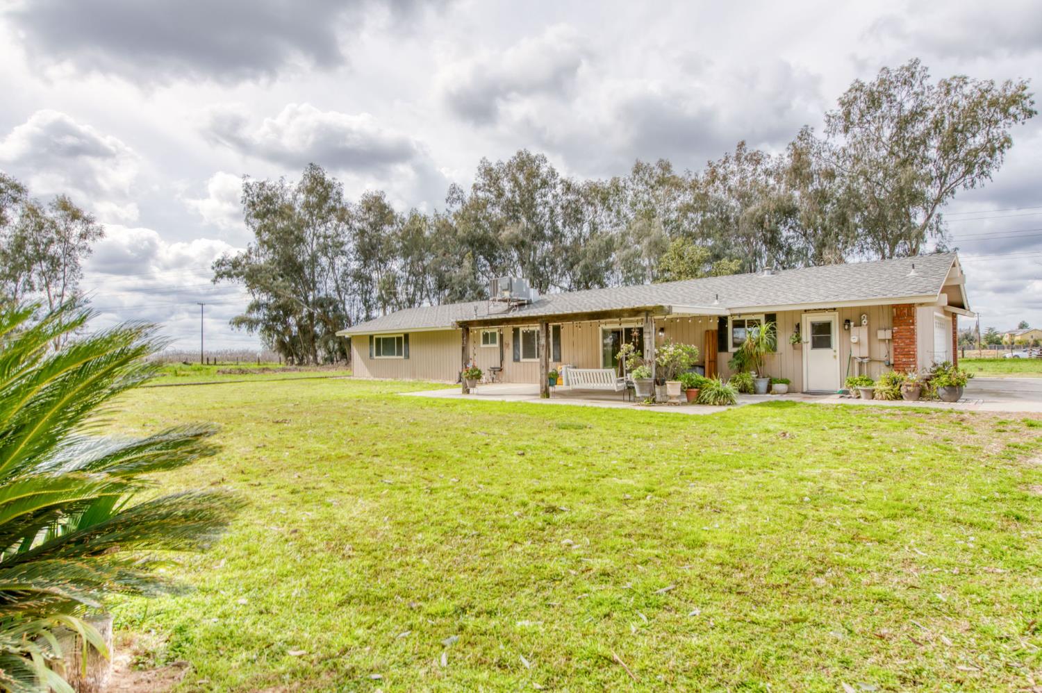 16036 S Del Rey Ave, Kingsburg, CA 93631