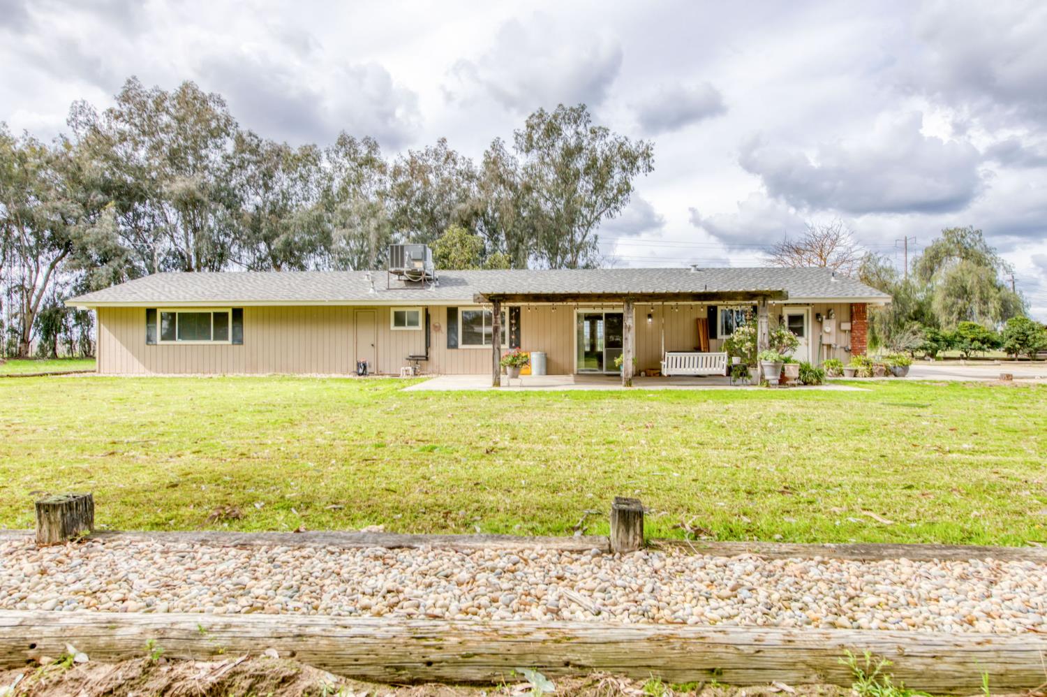 16036 S Del Rey Ave, Kingsburg, CA 93631