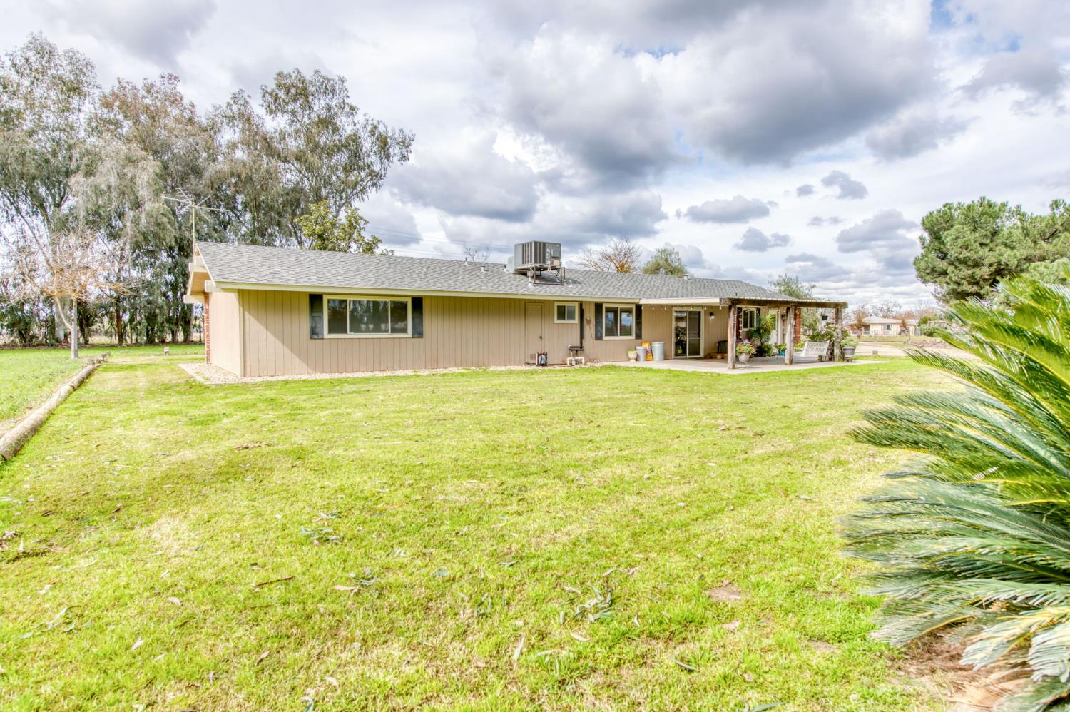 16036 S Del Rey Ave, Kingsburg, CA 93631