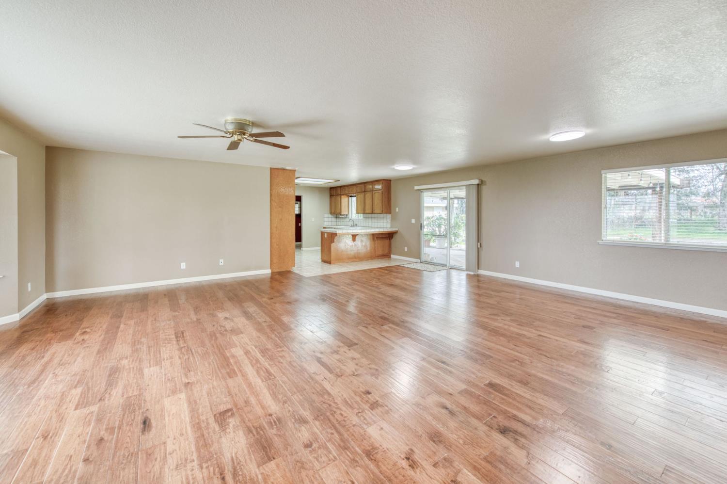 16036 S Del Rey Ave, Kingsburg, CA 93631