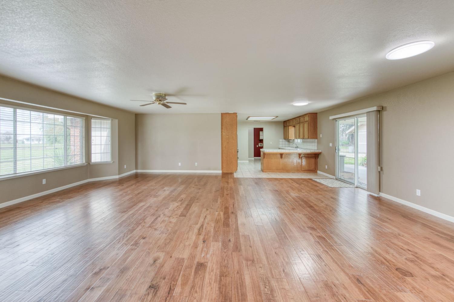 16036 S Del Rey Ave, Kingsburg, CA 93631