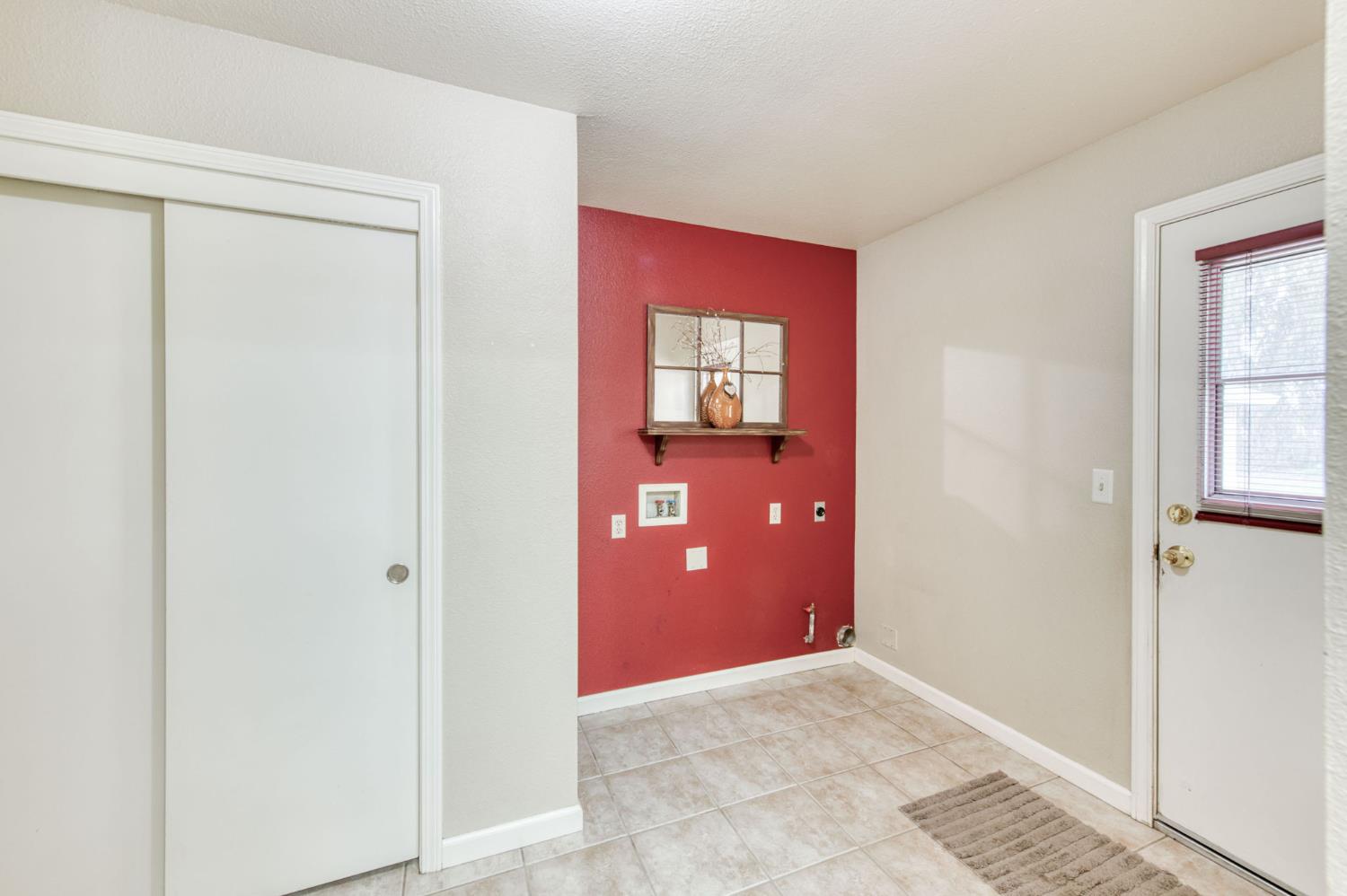 16036 S Del Rey Ave, Kingsburg, CA 93631