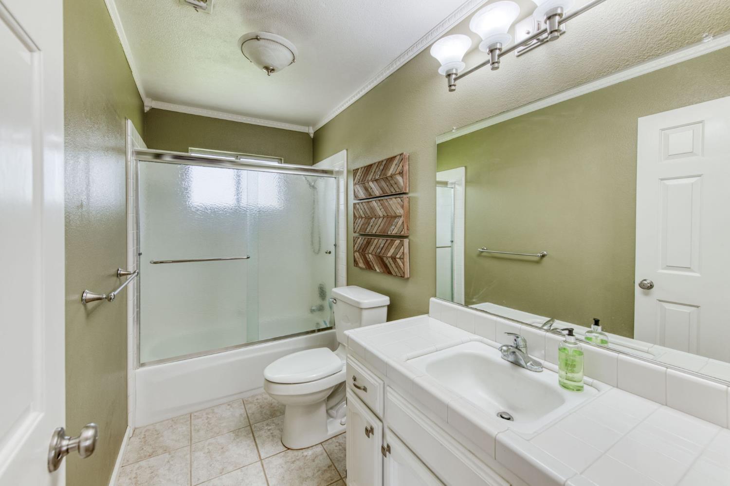 16036 S Del Rey Ave, Kingsburg, CA 93631