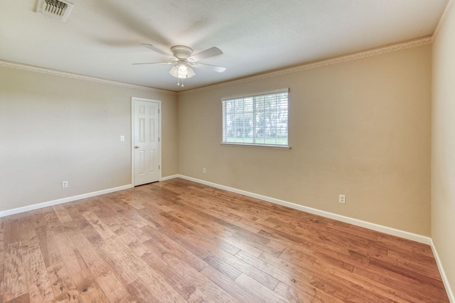 16036 S Del Rey Ave, Kingsburg, CA 93631