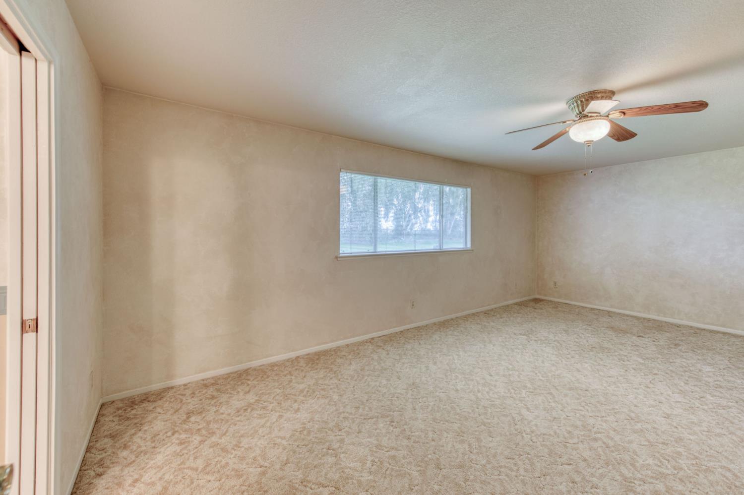 16036 S Del Rey Ave, Kingsburg, CA 93631