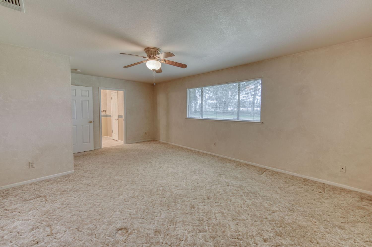 16036 S Del Rey Ave, Kingsburg, CA 93631