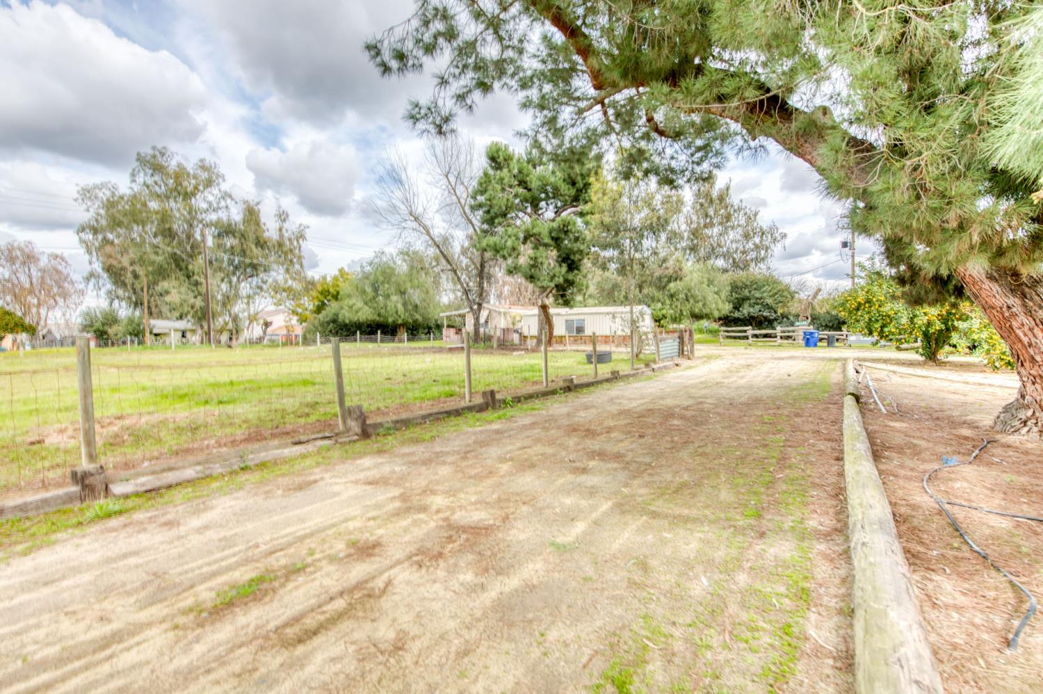 16036 S Del Rey Ave, Kingsburg, CA 93631