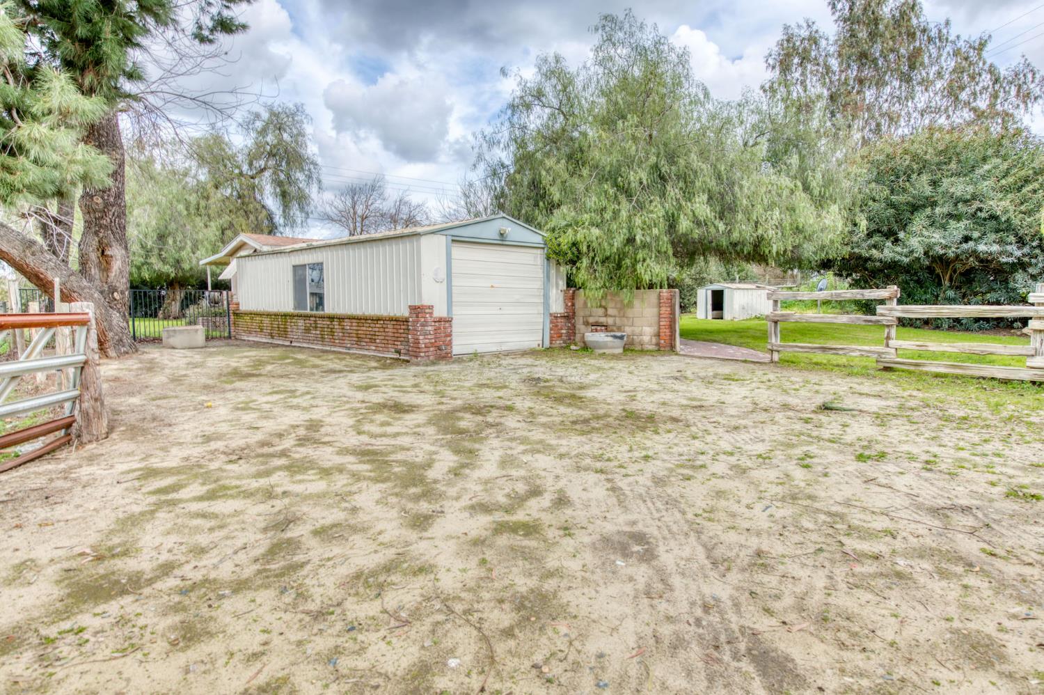 16036 S Del Rey Ave, Kingsburg, CA 93631