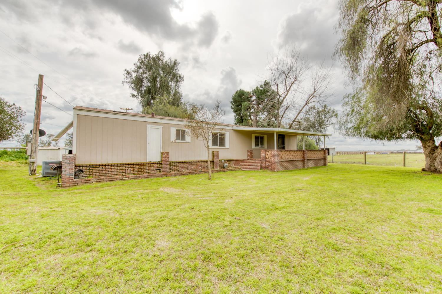 16036 S Del Rey Ave, Kingsburg, CA 93631
