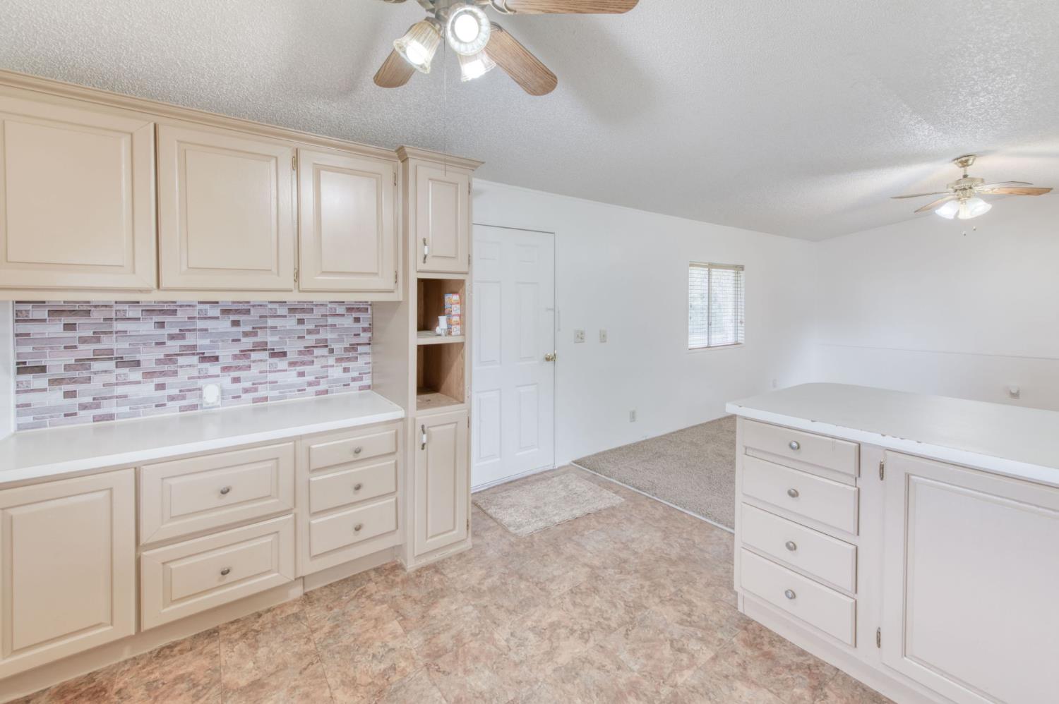 16036 S Del Rey Ave, Kingsburg, CA 93631