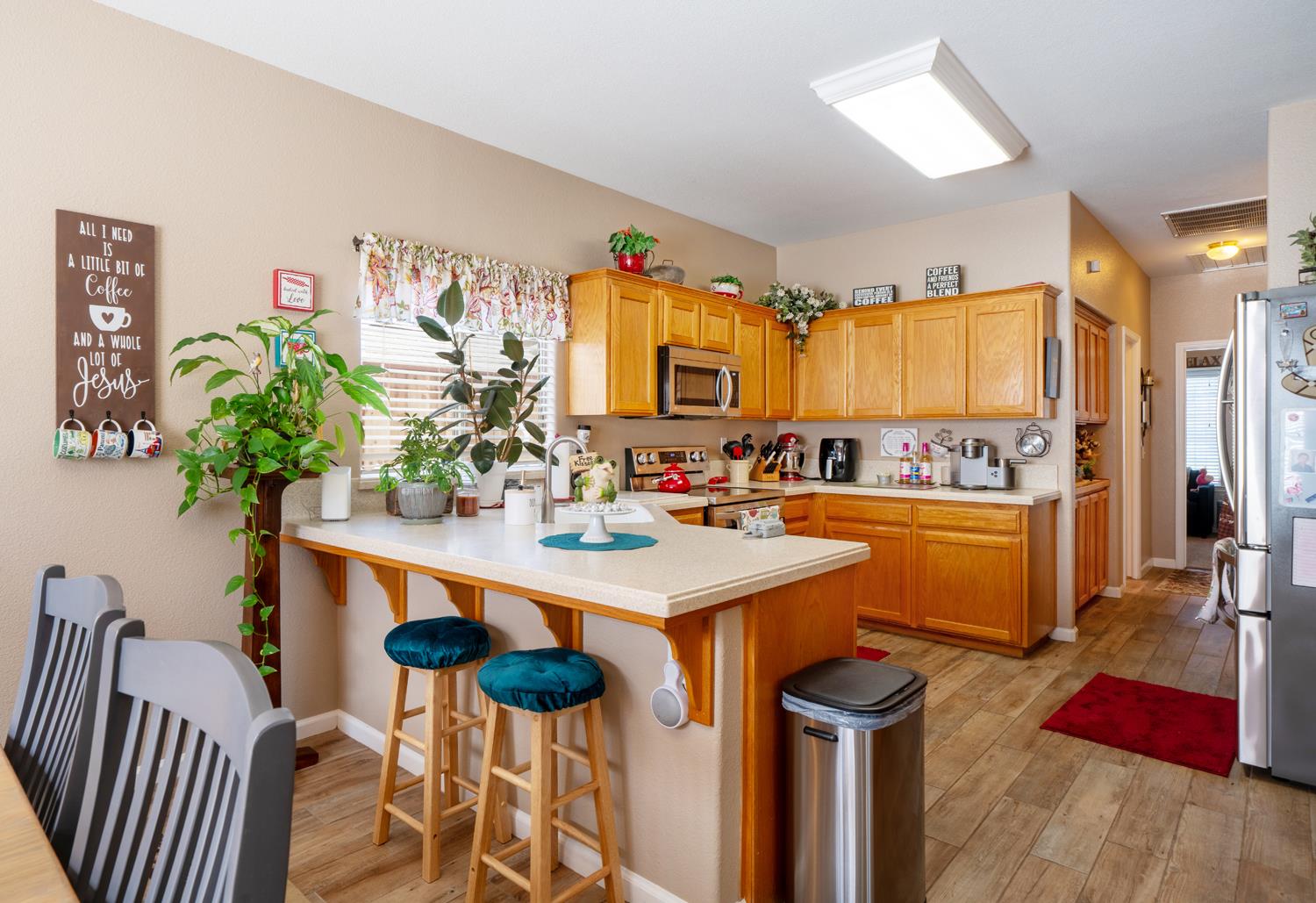 596 W Sunset St, Kingsburg, CA 93631