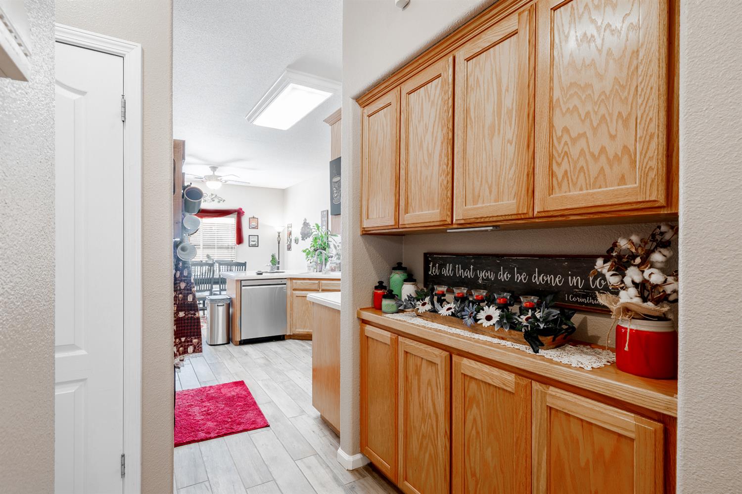 596 W Sunset St, Kingsburg, CA 93631