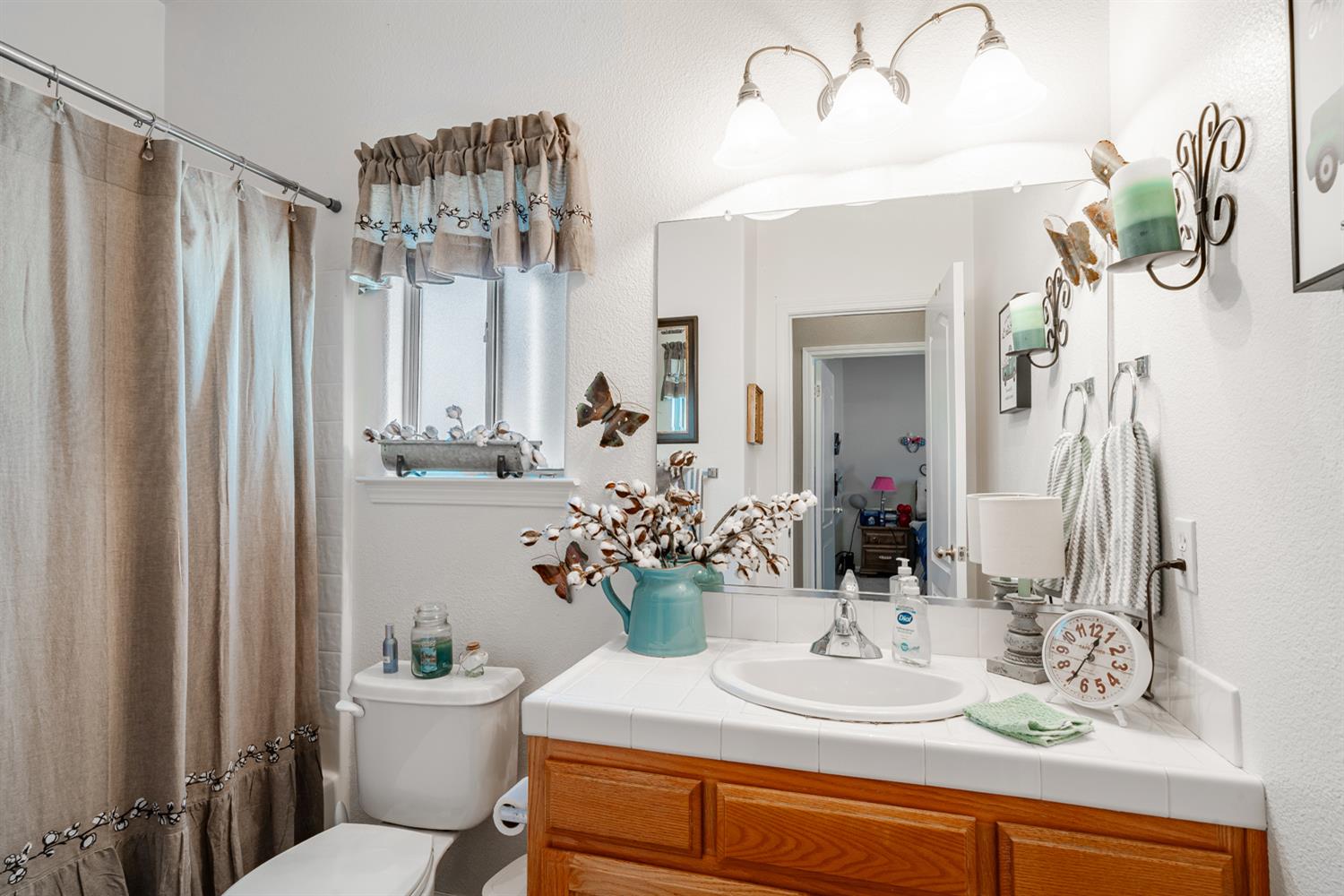 596 W Sunset St, Kingsburg, CA 93631