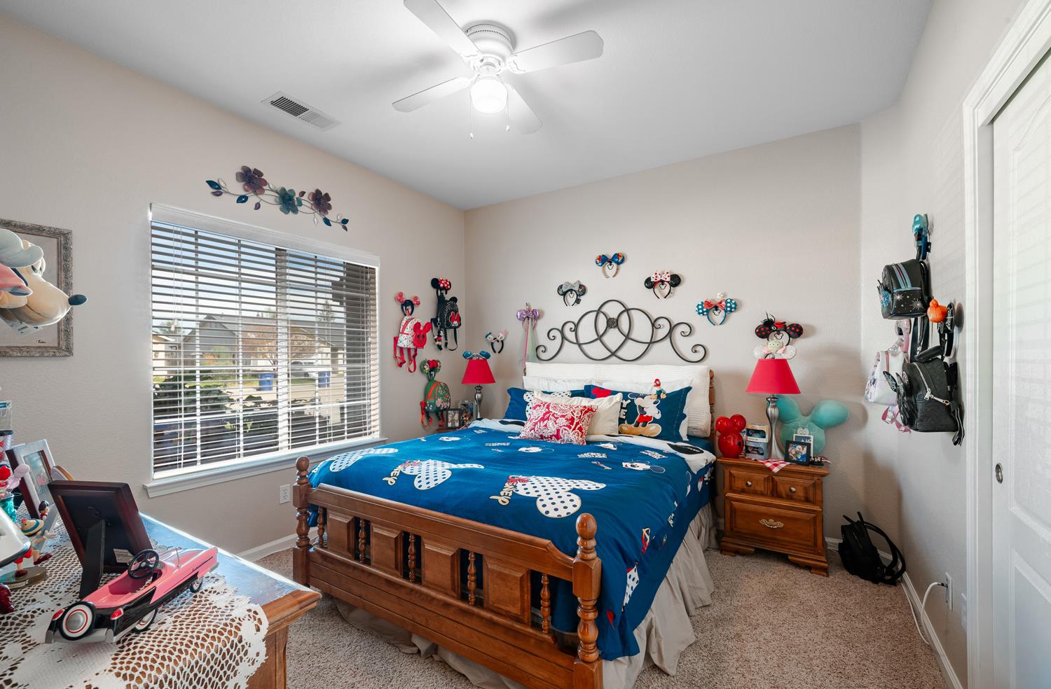 596 W Sunset St, Kingsburg, CA 93631